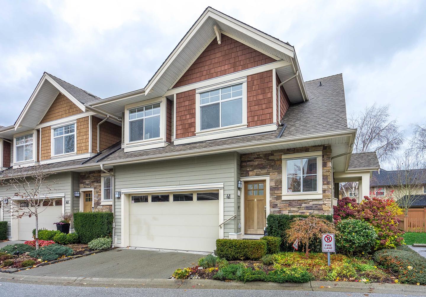 New Townhouse listed in Grandview!