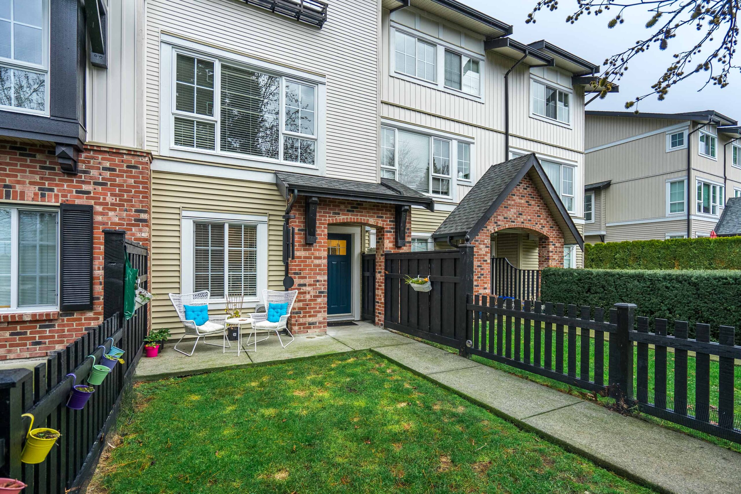 New South Surrey Townhouse Listing