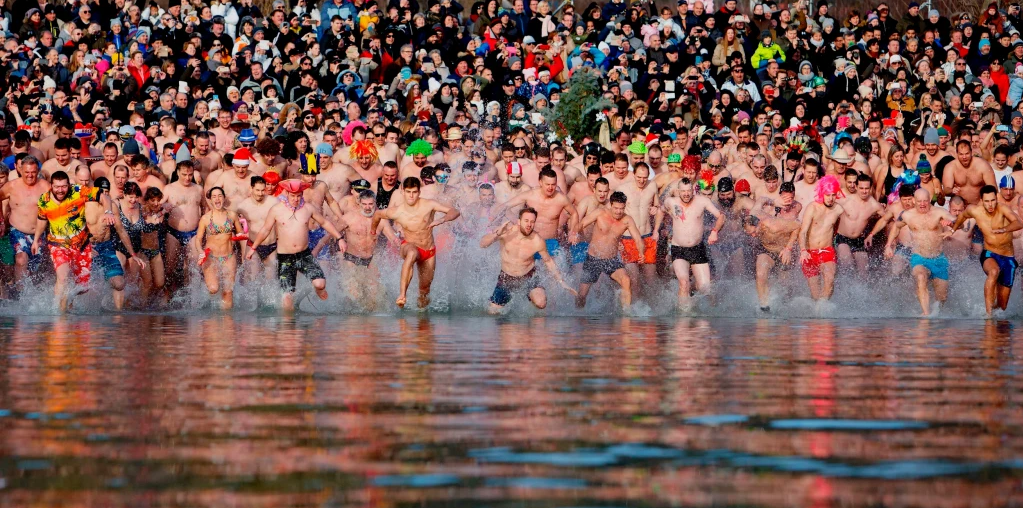 Dive into 2024: South Surrey’s New Year’s Polar Bear Plunge!