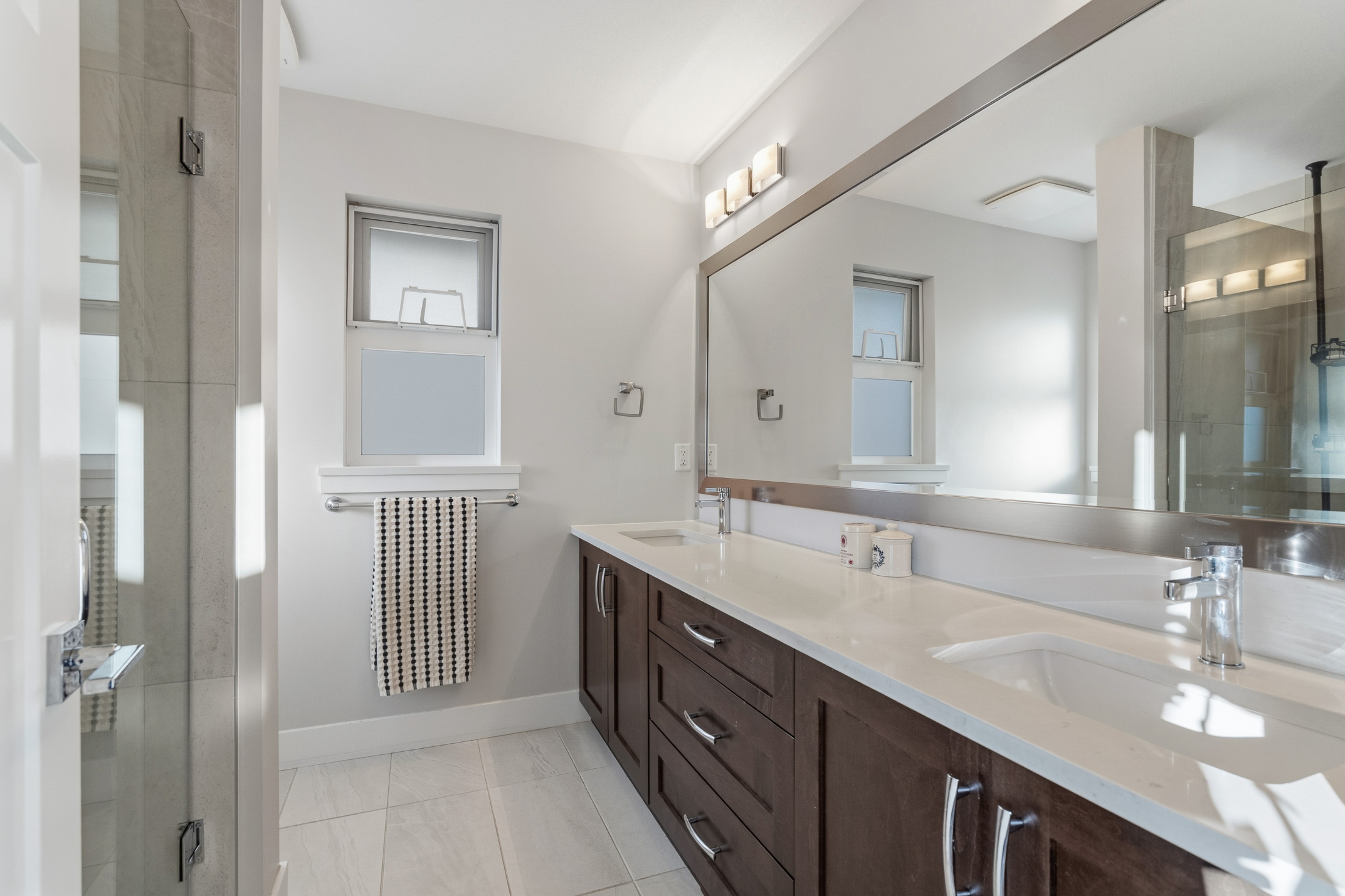 Parks and amenities near 165B Street, South Surrey