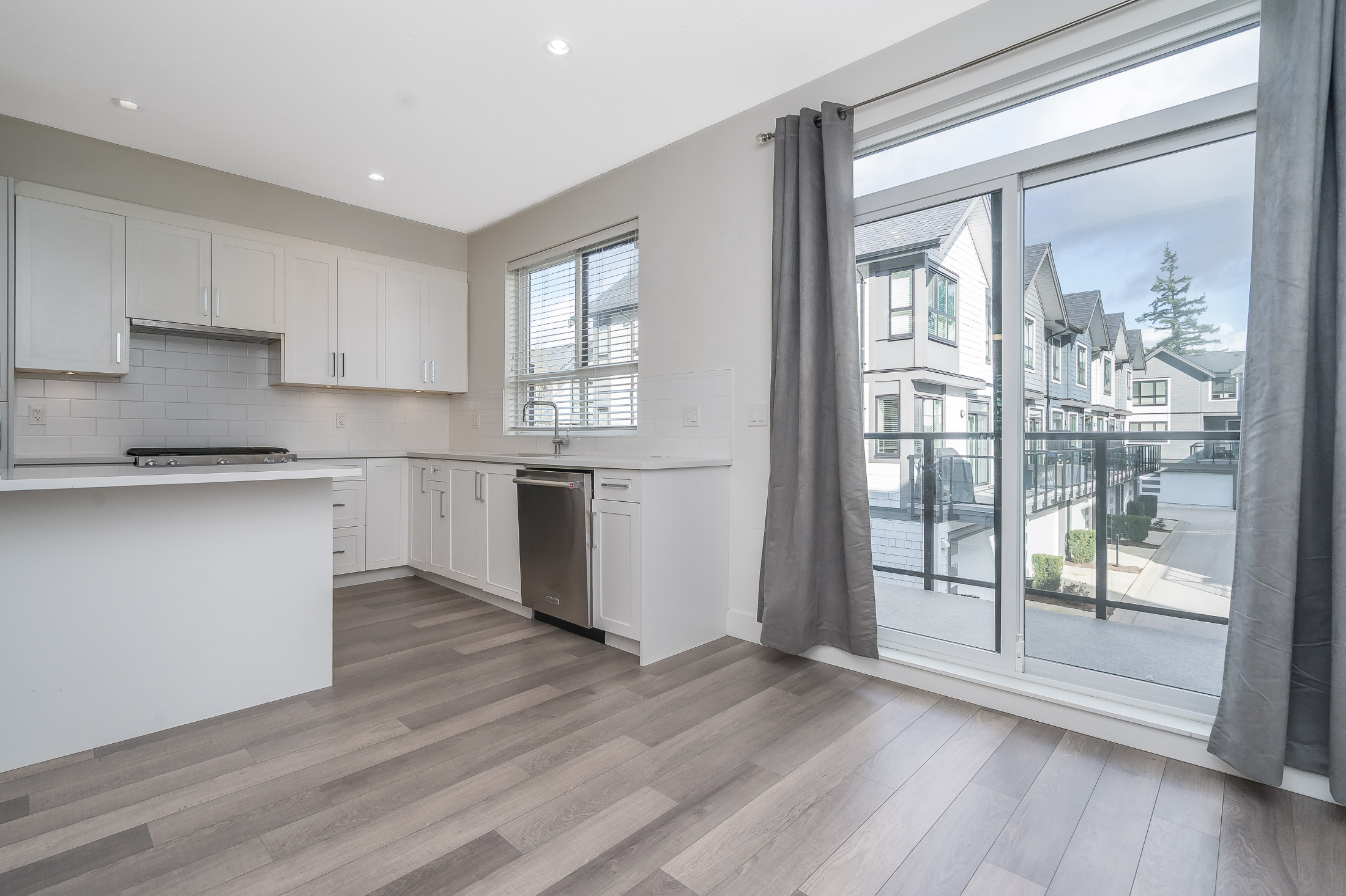 Grandview Heights neighbourhood near schools, aquatic centre and parks, South Surrey BC