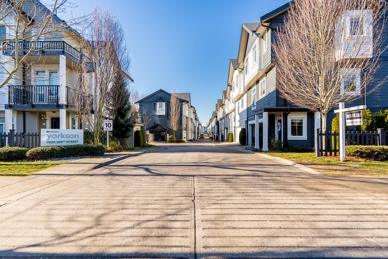 Exterior of Archstone Yorkson townhome – South Surrey realtor listing